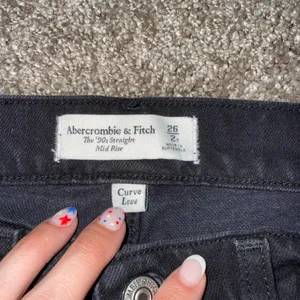 Abercrombie & Fitch 90s Straight Jeans‎ Womens 26 Black NEW Curve Love Mid Rise thumbnail 2