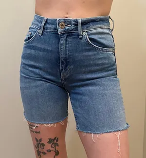 H&M Jean Shorts thumbnail 1