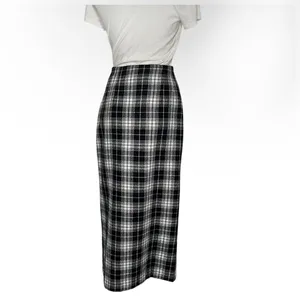 CAMBRIDGE COUNTRY Plaid Skirt Black White Wrap Fringe Edge Midi Size 6 VINTAGE thumbnail 2
