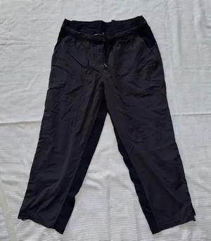 Lululemon Women's Dance Studio Crop Black Size‎ 12 thumbnail 1