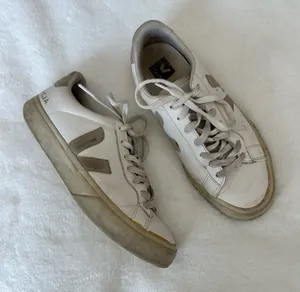 Veja Campo Sneakers Women’s Size 8 thumbnail 1