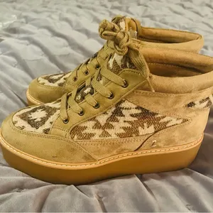 ZODIAC Siona Faux Suede Platform Booties Southwestern Print Elmwood Tan 7.5 NEW thumbnail 6