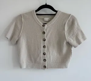 Aritzia Wilfred Free Short Button-Front Women's Sweater Cropped Cardigan - Cream thumbnail 1