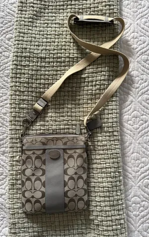 Vintage Coach Crossbody thumbnail 1