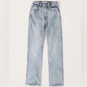 Abercrombie & Fitch 90's Straight Ultra High Rise Acid Wash Jeans 37‎ / 24 thumbnail 5