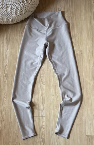 ALO Yoga Taupe Leggings thumbnail 1