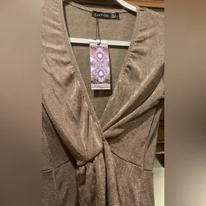 🌸Boohoo gold metallic long-sleeve midi dress Sz 12 thumbnail 5
