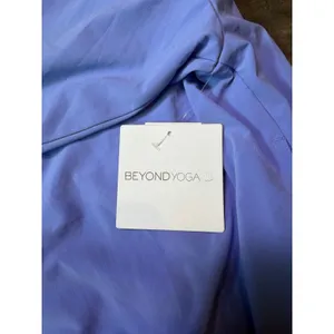 Beyond Yoga Windbreaker Jacket Light Blue and White NEW thumbnail 8