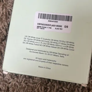 NIB‎ Off White IPhone 11 Pro Phone Case thumbnail 4
