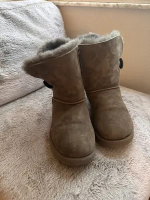 UGG Boots thumbnail 3