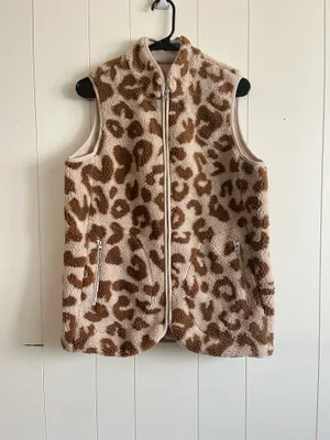 Leopard print vest (Size M) thumbnail 2
