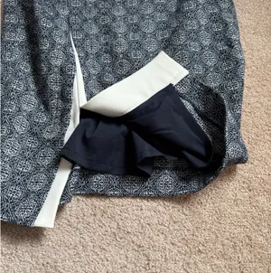 LTD Navy & White Patterned Pencil Skirt. Size 4 thumbnail 4