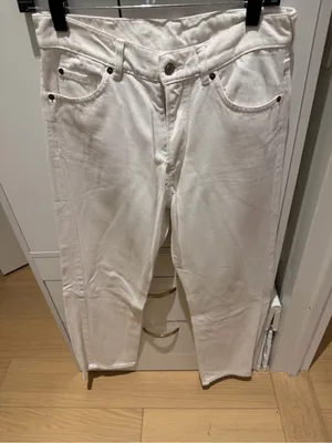 High-Rise White Women's Jeans - Clean Classic Look thumbnail 1