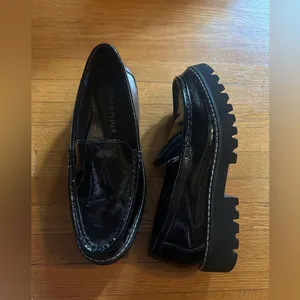 Donald Pliner Hope Platform Loafers in Black Patent Vegan Leather, Size 8.5 M thumbnail 1