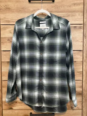 American Eagle Outfitters Boyfriend Fit Flannel thumbnail 1