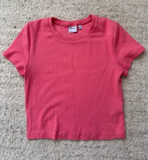 TNA Aritzia Pink Shirt Ribbed thumbnail 1