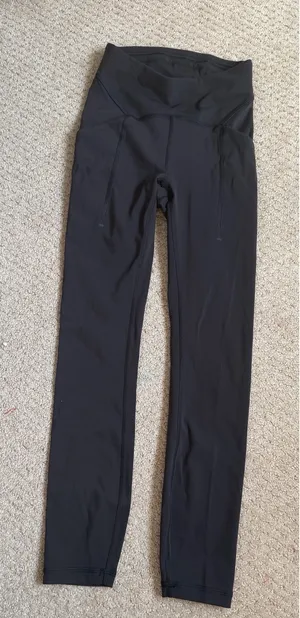 Black Lululemon Leggings 25" thumbnail 1