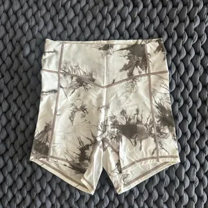 Balance Athletica (Vitality) Sea Salt Tie-Dye Rider Shorts thumbnail 5