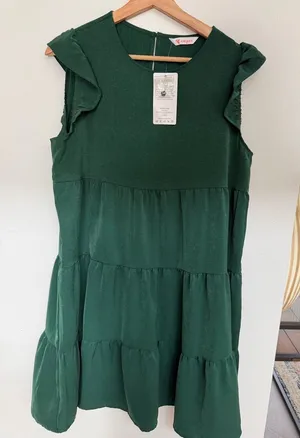 Kirundo Emerald Tiered Midi Dress with Flutter Shoulders thumbnail 1