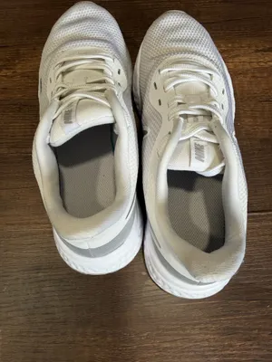 Nike Revolution 5 Mujer Talla 8.5 Blanco Running Sneakers BQ3207-100 thumbnail 3