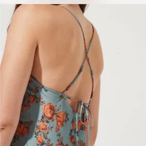 Astr the Label Blue Floral Print Midi Dress Small thumbnail 4