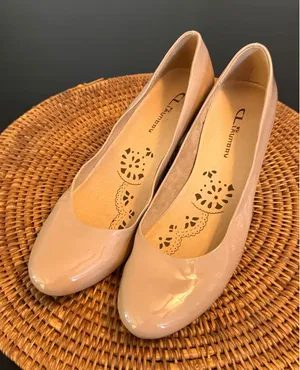CL by‎ Laundry Nude Patent Block Heel Pumps Round Toe Shoes Size 8.5 ACF-001 thumbnail 1