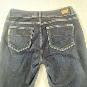Paige Jeans Hidden Hills Women's‎ 30x29.5 Mid Rise Dark Wash Flared Slimming thumbnail 9