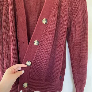 GAP button down knit cardigan maroon red women's size S cotton sweater casual‎ thumbnail 2