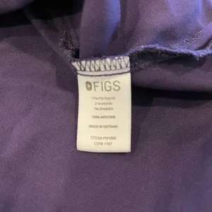 Figs‎ Catarina One-Pocket Scrub Top Purple size Small thumbnail 4