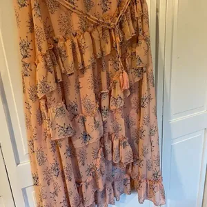 On twelfth floral ruffle shift dress size medium thumbnail 6