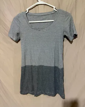 Lululemon T-shirt thumbnail 1