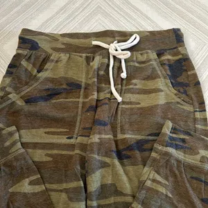 Alternative Earth Camouflage Lightweight Cropped Drawstring Joggers thumbnail 2