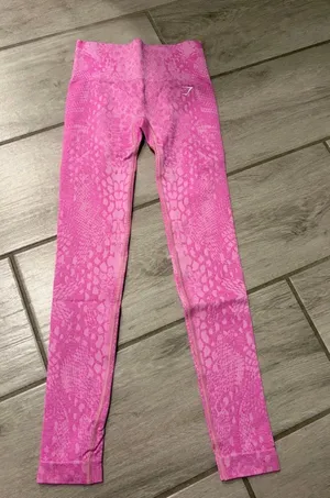 Gymshark Pink Women’s Adapt Animal Seamless Leggings Size XS SOUR PINK NEW thumbnail 1
