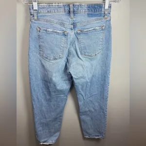 Abercrombie & Fitch • The Mom High‎ Rise Jeans Size 4 Short thumbnail 2