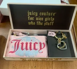 Retro Juicy Couture Pam & Gela Wristlet Wallet with Silver Heart Key Chain thumbnail 1