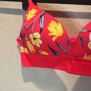 Victoria’s Secret PINK 32A Wear Everywhere Lightly Lined Bra thumbnail 3