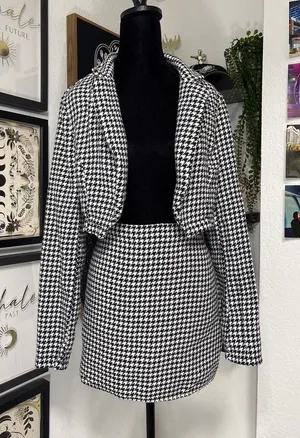 SHEIN Black White Houndstooth Skirt & Blazer Set Cropped Blazer Size: Large thumbnail 1