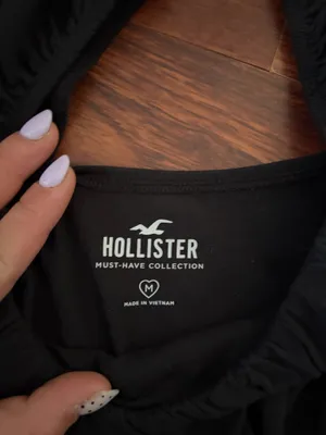 Hollister Off-The-Shoulder Crop Top thumbnail 2