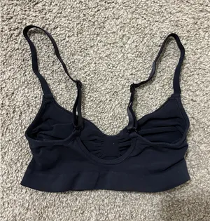 Skims Bralette thumbnail 2