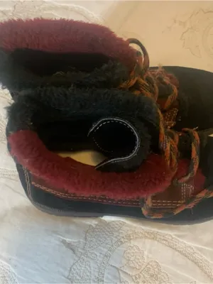 Suede Leather Ankle Boot in Burgundy and Black Shearling Lined Ladies Size 9 thumbnail 5