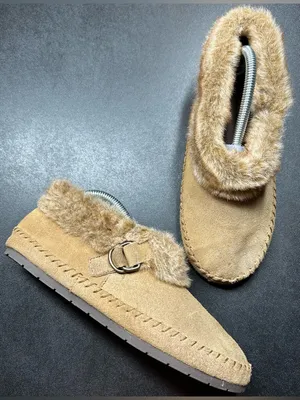 Target Merona Women’s Size 9 Faux Fur Lined Tan Suede Slippers thumbnail 1