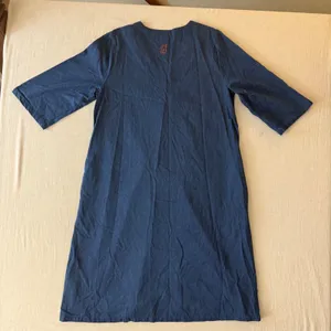 Go Softly Patio Boho Dress Womens Medium Blue Chambray Embroidered with Pockets thumbnail 3