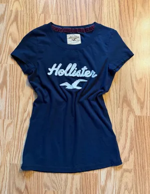 Hollister Top thumbnail 1