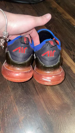 Nike Air Max 270 Shoes Women’s 10 'BLACK BRIGHT CRIMSON' thumbnail 3