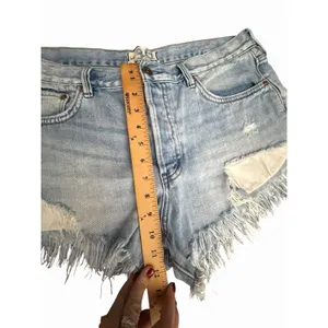 We The Free Shorts Free People 30 Distressed Cutoff Denim High Button Fly HH11-3 thumbnail 6