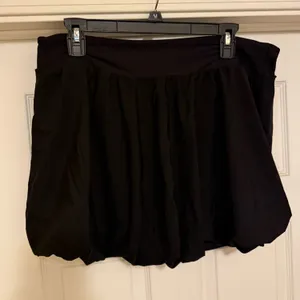 Old Navy Active Skort bubbble  thumbnail 1