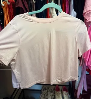 Lululemon Top thumbnail 1