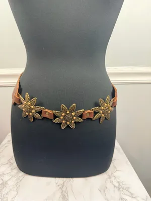 Vintage metal and leather brass shaped floral belt thumbnail 3