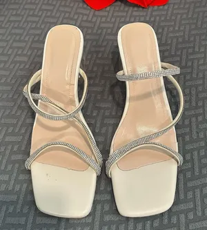 Beige diamond low heels Tan Size 6.5 thumbnail 1