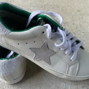 Vintage Havana Green and White Sneakers thumbnail 3